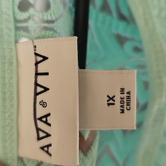 Ava & Viv Teal and Green‎ Blouses - Picture 8 of 11